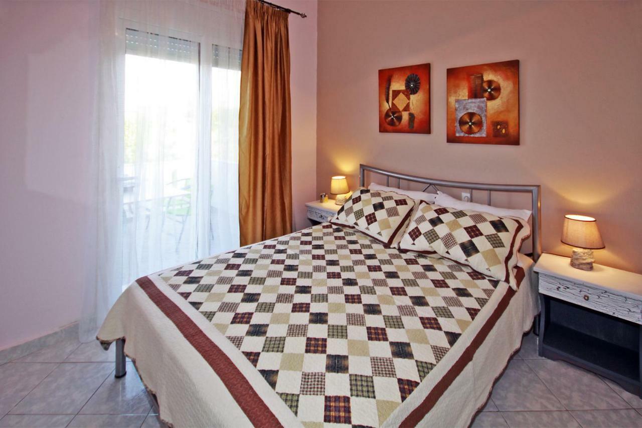 Zephyros Family Apartments 1 Ormos Panagias Buitenkant foto